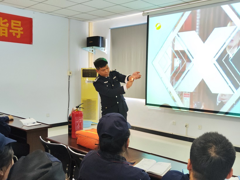 1700188336213239.jpg 水基型滅火器效果實驗 官網.jpg